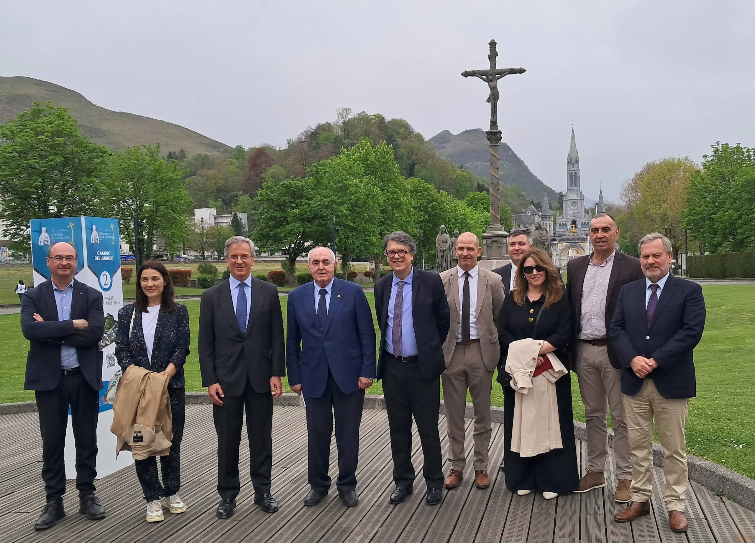 Representantes de las Cámaras de Comercio de Huesca y Pau en Lourdes
