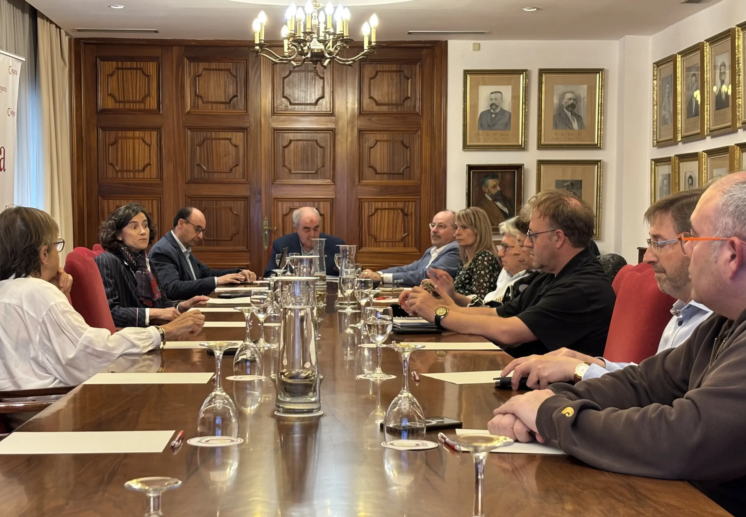 Reunión del Pleno de la Cámara de Comercio de Huesca el 19 de mayo de 2025